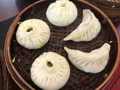 青菜包和蒸饺-红灯笼大酒楼(通湖路店)