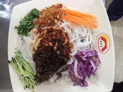 -巍山火巴肉饵丝(大理古城店)