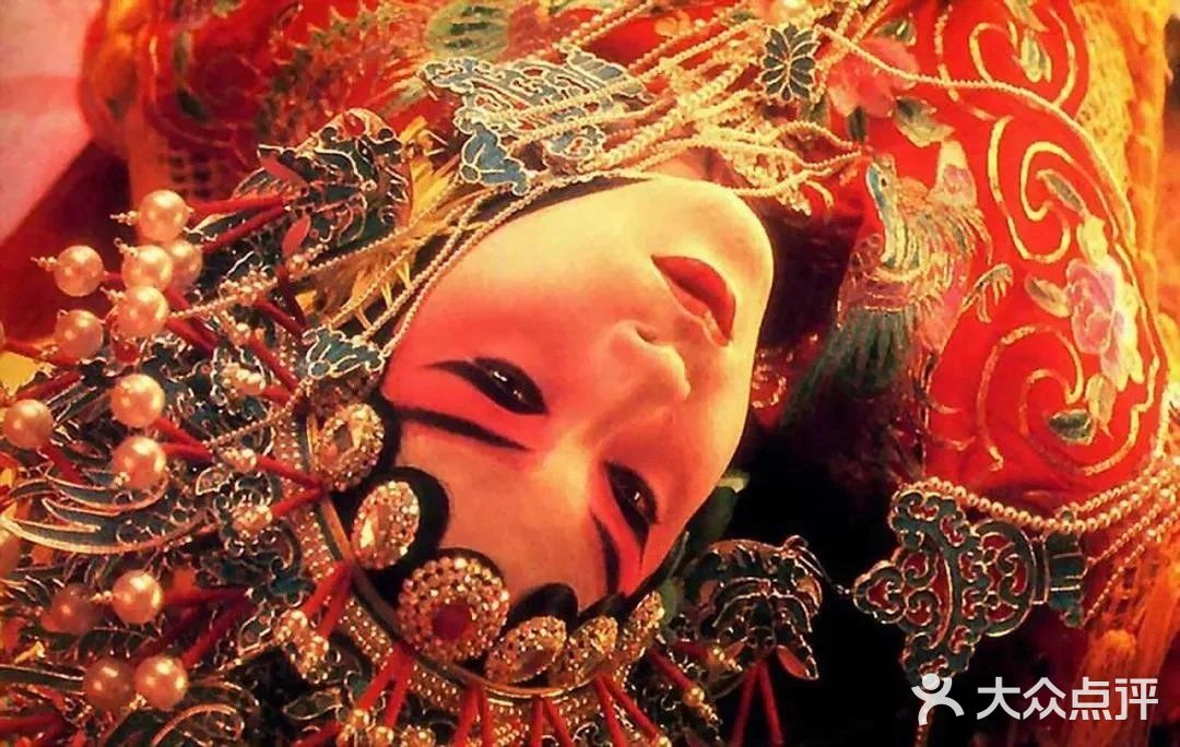 张曼玉已久不见芳踪. 这万丈红尘,已换了人间。幸好