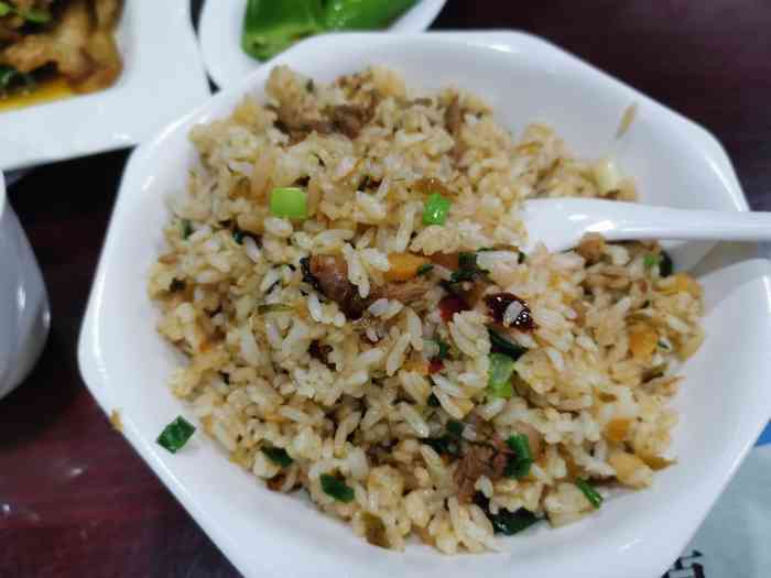 长坂坡花饭(妇幼店)-"长坂坡炒饭就在国际大酒店斜对面,店子很小.