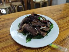 -巍山𤆵肉饵丝