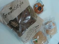 -绿姿鲜奶烘焙(临城店)