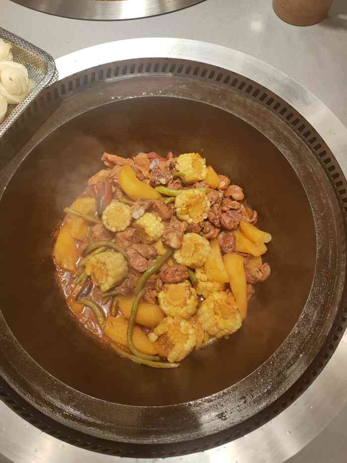 福地山河屯铁锅炖(群力二店)-"群力家园这,隔了不到30米开了两家,可见