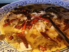 -桂二老坛酸菜鱼(三街两巷店)