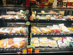 面包甜点陈列柜-星巴克(杭州银泰城西一店)