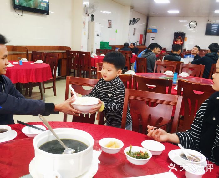 鹅掂·大岭山烧鹅大堂图片