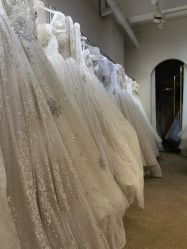 -洋洋婚纱品牌集合店