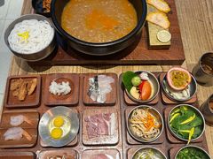 -银米·云南传统过桥米线(双廊黑金冠店)