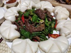小炒黄牛肉-巴扎美食·新疆菜·西域歌舞表演餐厅(新疆大厦店)
