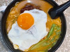 鸡翼肉眼筋冬阴功出前一丁-华嫂冰室(湾仔店)