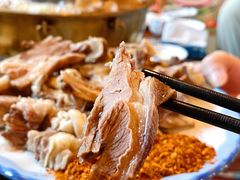 手抓牦牛肉-卡万金特色藏餐