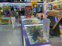 -爱玩嘉年华(龙湖曲江天街店)