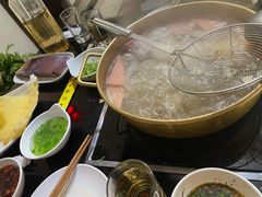 -潮汕三宝鲜牛肉火锅