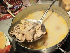 -尚尚仙·酸汤猪手·猪肚鸡火锅(华联万柳购物中心店)