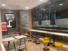 用餐区-麦当劳(虹口星荟中心店)