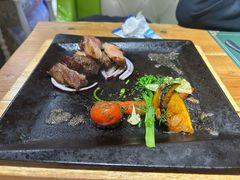 -米德维奇俄式西餐厅(西六道街店)