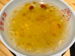 木耳炖桃胶-恋萍小吃(时代店)
