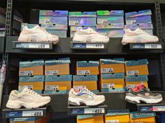-SKECHERS 斯凯奇(上海国际时尚中心店)