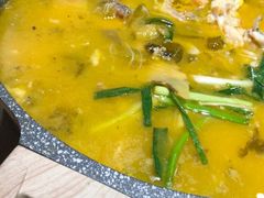 -山城外·非遗酸菜鱼(蜀都万达店)