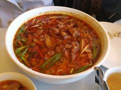 酸辣焖肉米线-云南过桥园