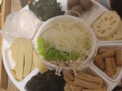 -鸡遇虾煲干锅火锅(小寨金莎店)