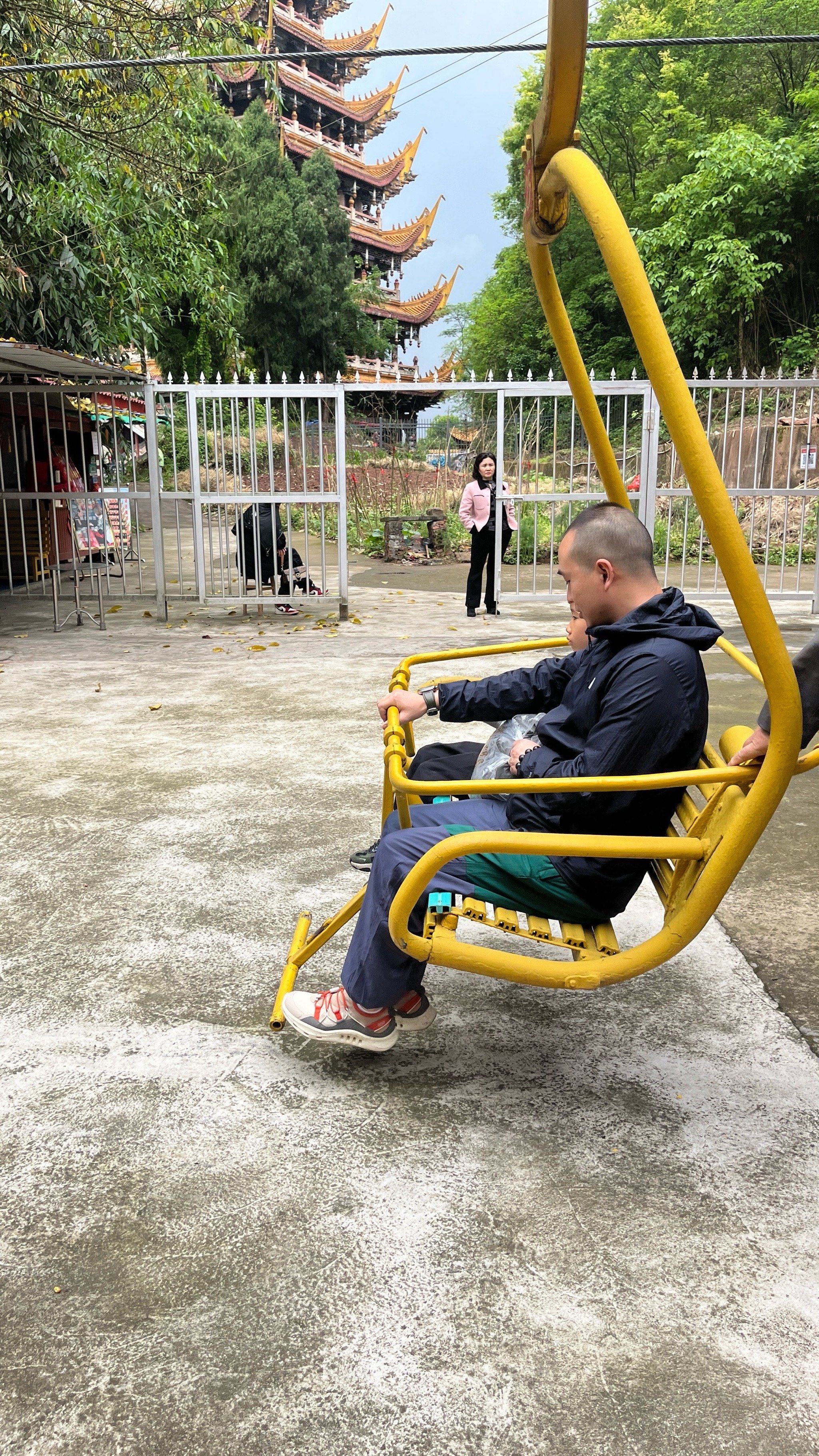 这种缆车必须坐