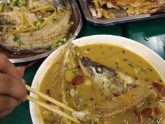 -布尔津河堤夜市