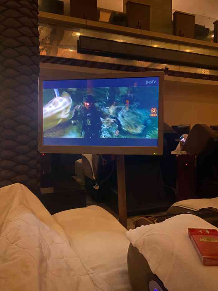 金碧水会-"出差的人在那过夜最划算,下次还会去,总得.