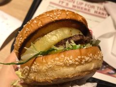-The Habit Burger Grill 哈比特汉堡(复兴soho店)