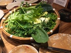 -吴氏老牌坊云南鱼豆花火锅店(通江街店)
