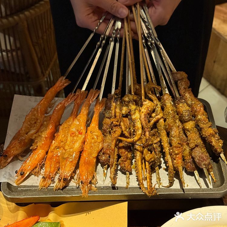 周末聚会首选！超惬意酒馆还能看球赛！