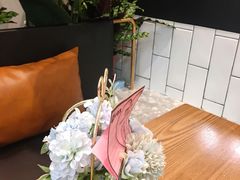 店内布置-必胜客(百联又一城店)