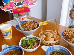 -包整·丝娃娃(一览甲秀楼风景店)