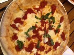 -城市大道红炉披萨烘焙坊