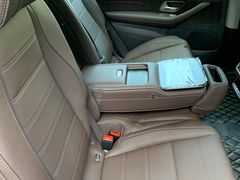 -上海星瀚奔驰4S店(红柳路店)