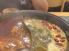 -鹿鸣山草本茶香火锅(园西路店)
