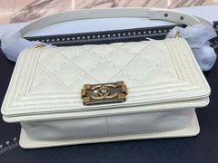 -爱革·奢品·鞋包·衣物·家居(博荟广场店)