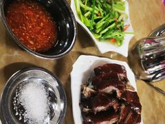 -黄记四更烤乳猪店