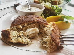 招牌蟹肉饼-Wolfgang’s Steakhouse 沃夫冈牛排馆(上海白玉兰广场店)