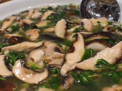 荠菜烩双菇-南翔饭店