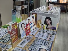 -零度眼镜·宝视友·蔡司依视路(吾悦花街店)
