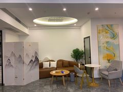 -欧辰国际酒店(重庆欢乐谷轻轨站店)