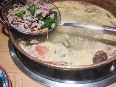 -洱火云南酸菜牛肉火锅(石景山当代商城店)