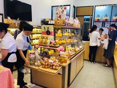 面包甜点陈列柜-山崎面包(苏州中心店)