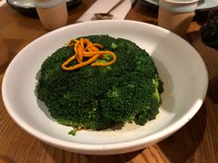 蒜茸西兰花-锦庐道地川菜(来福士店)