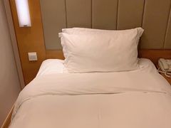 -全季酒店(重庆李子坝牛角沱地铁站店)