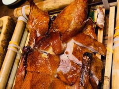 -老滇山寨•云南特色菜•地方菜•民族风情歌舞表演(金碧店)