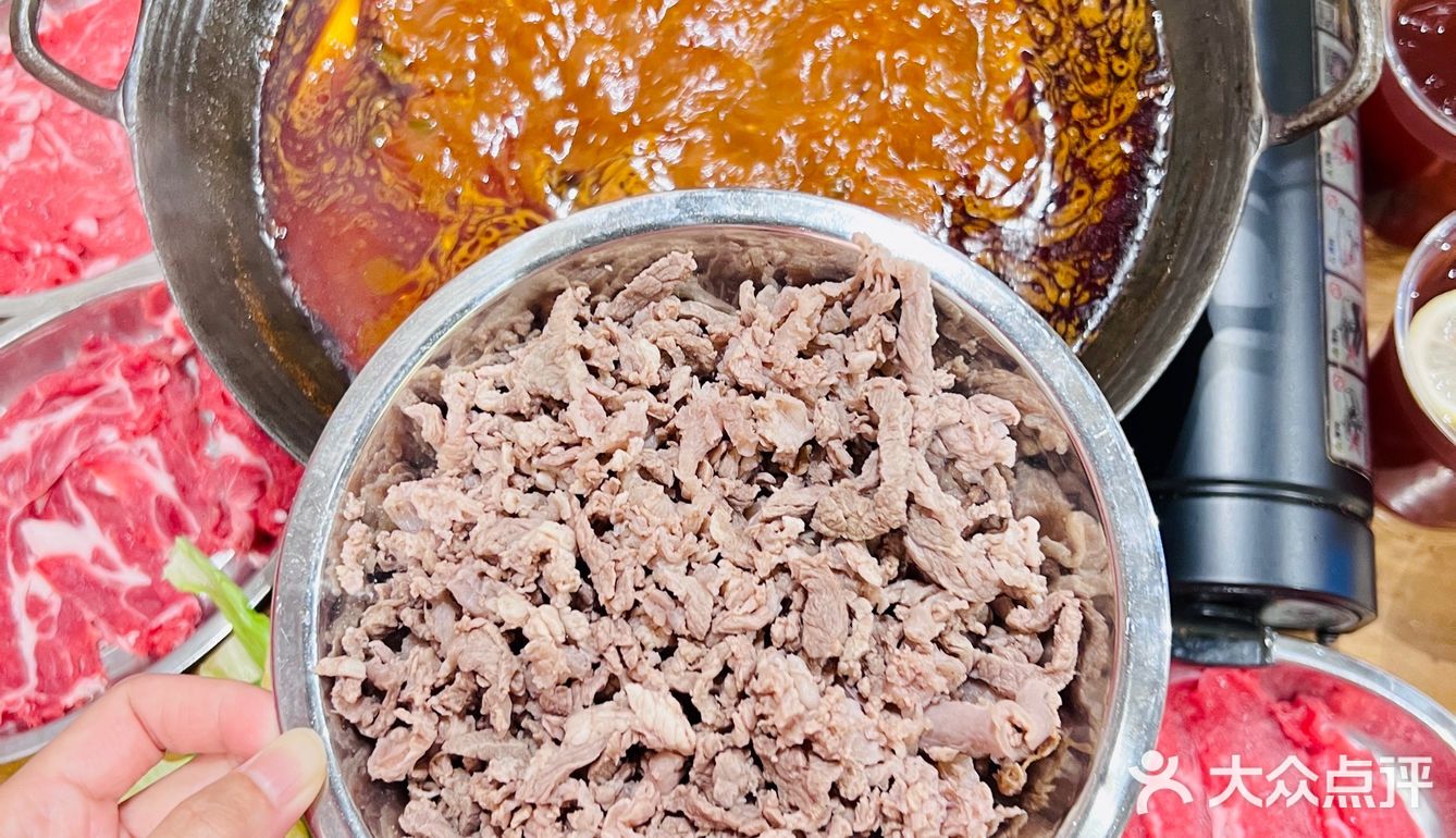被正弘城人均40的渣渣牛肉火锅惊艳到了。。。
