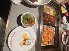-芝小官毛肚火锅海鲜自助(苏州吴江区万宝店)