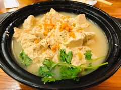 石锅海胆豆腐-地方名吃海鲜大馅蒸饺(北戴河店)
